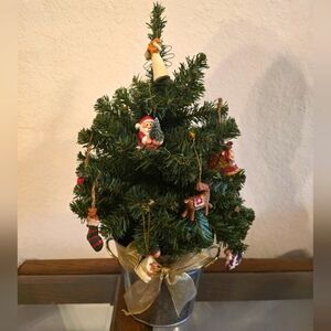 Like new table top fully decorated mini Christmas tree.